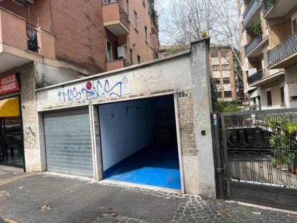 casa semindipendente in vendita a Roma in zona Appio Latino