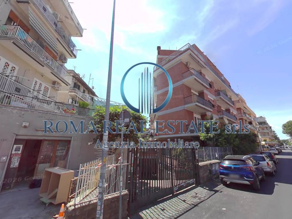 locale commerciale in vendita a Roma in zona Alessandrino