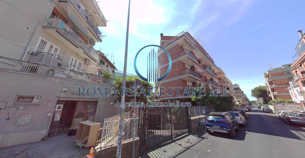 locale commerciale in vendita a Roma in zona Alessandrino