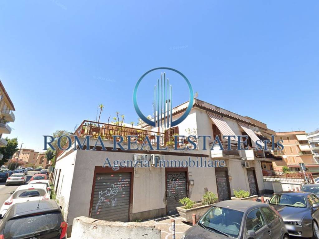 negozio in vendita a Roma in zona Alessandrino
