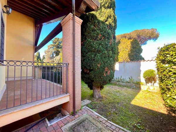 casa indipendente in vendita a Roma in zona Infernetto