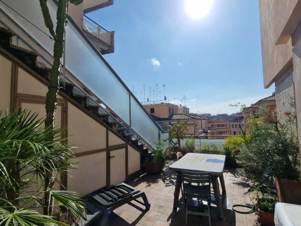 appartamento in vendita a Roma in zona Gianicolense