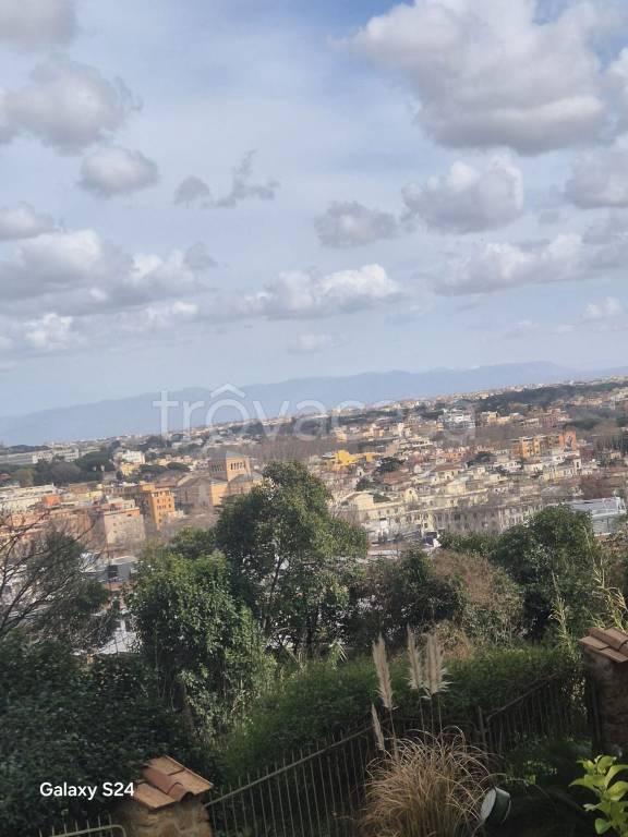 appartamento in vendita a Roma in zona Gianicolense