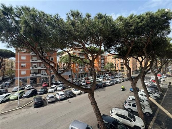 appartamento in vendita a Roma in zona Ostia
