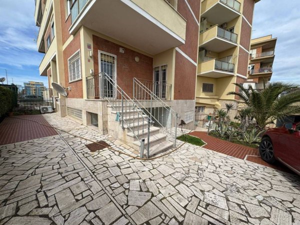 appartamento in vendita a Roma in zona Castel Fusano