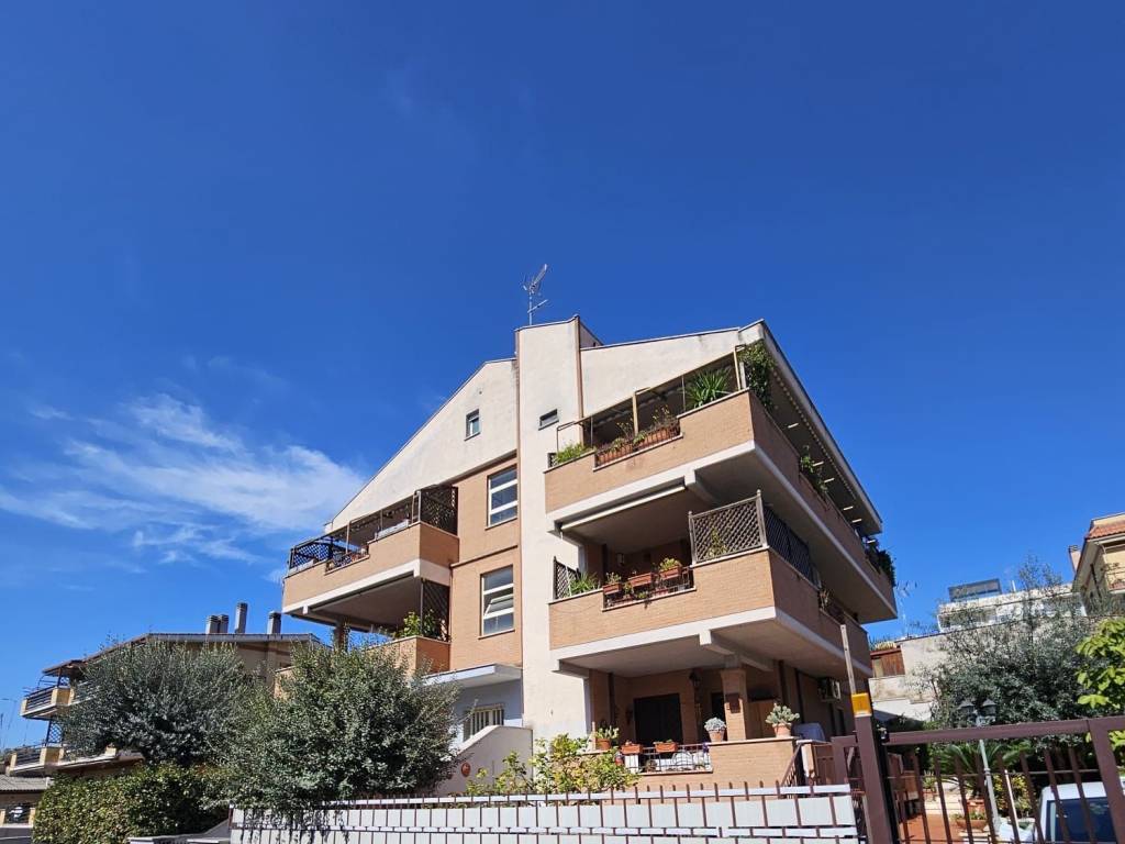 appartamento in vendita a Roma in zona Torrevecchia