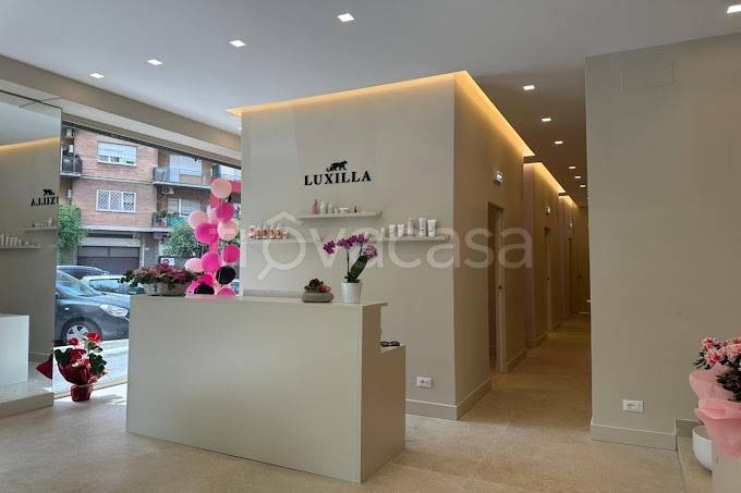 negozio in vendita a Roma in zona Portuense