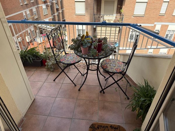 appartamento in vendita a Roma in zona Ostiense