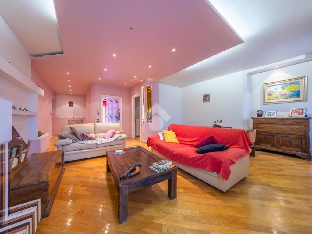 appartamento in vendita a Roma in zona Castelverde