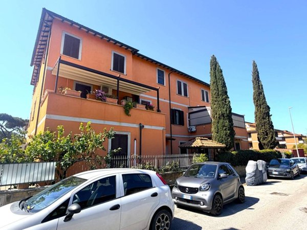 appartamento in vendita a Roma in zona Appio Claudio