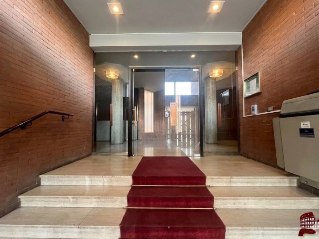 appartamento in vendita a Roma in zona Ardeatino