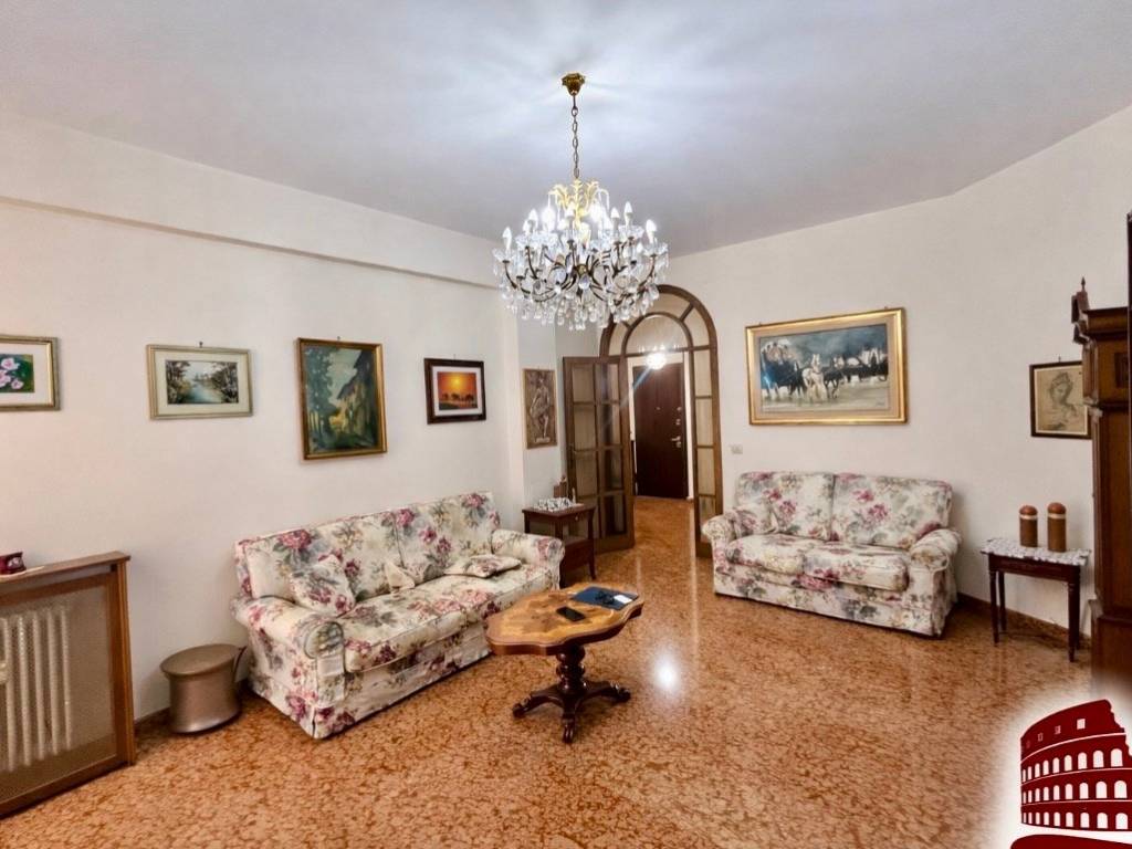 appartamento in vendita a Roma in zona Ardeatino