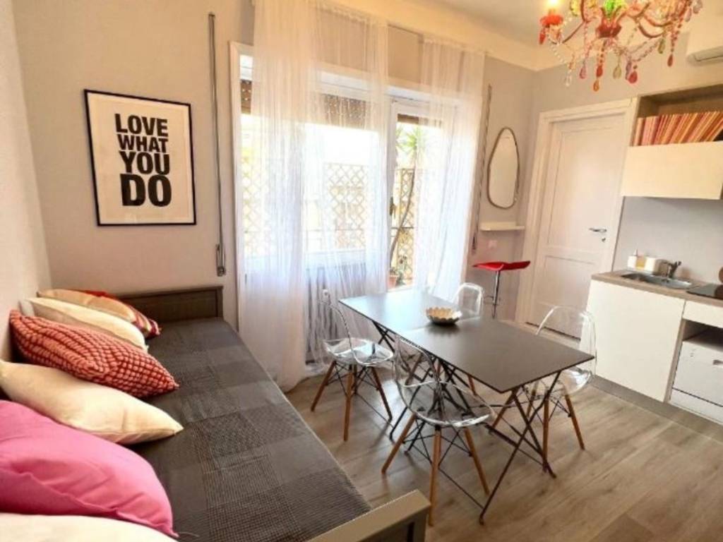 appartamento in vendita a Roma in zona Gianicolense