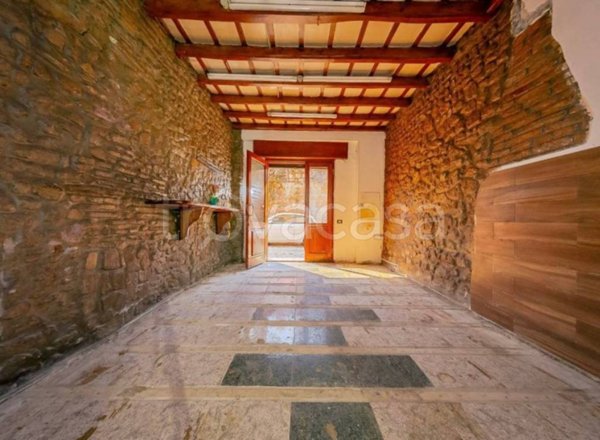 negozio in vendita a Roma in zona Trastevere