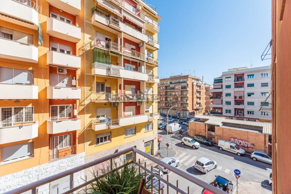 appartamento in vendita a Roma in zona Prenestino-Labicano