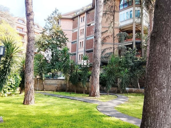 appartamento in vendita a Roma in zona Ardeatino