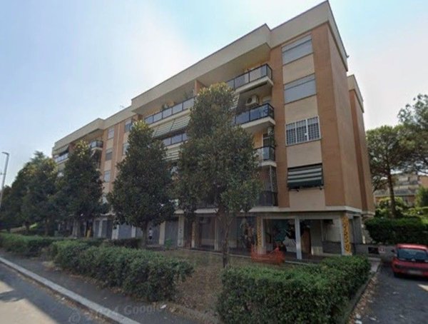 locale commerciale in vendita a Roma in zona Labaro