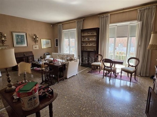 appartamento in vendita a Roma in zona Ardeatino