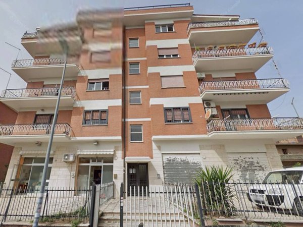 appartamento in vendita a Roma in zona Colle Prenestino