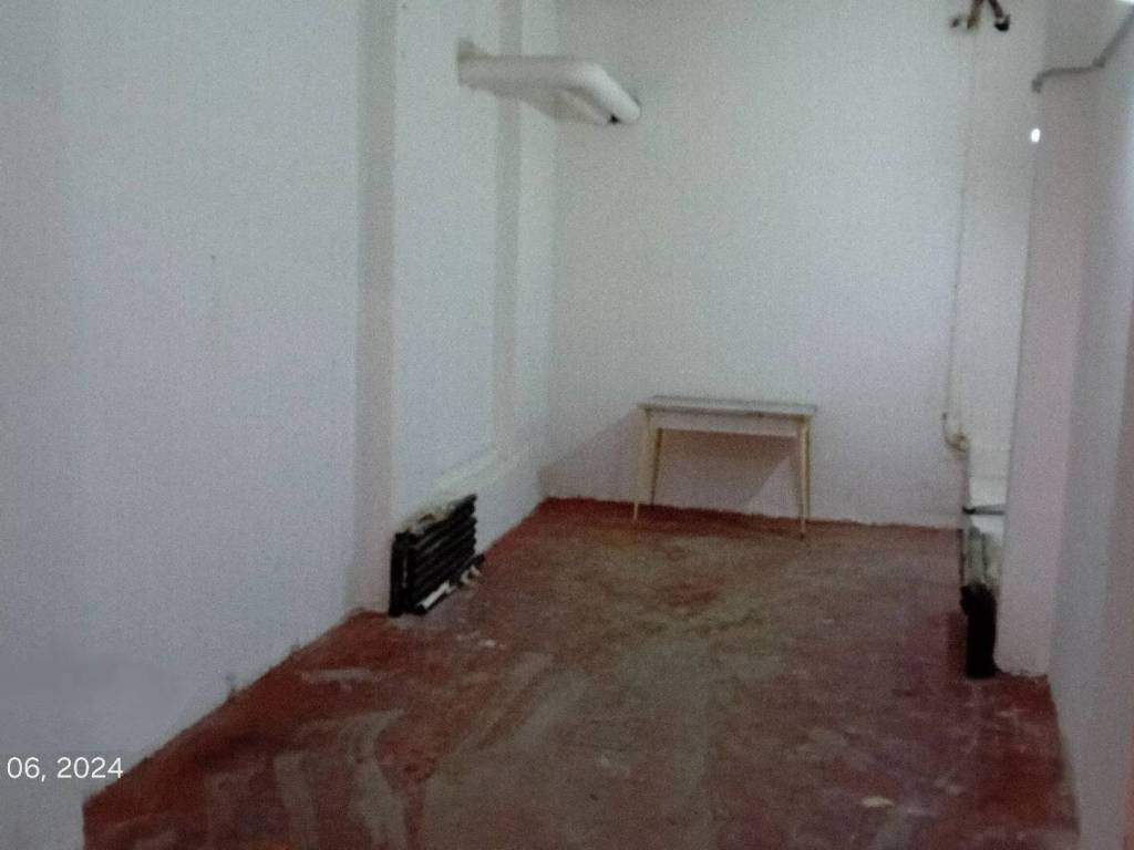 locale di sgombero in vendita a Roma in zona Giuliano Dalmata