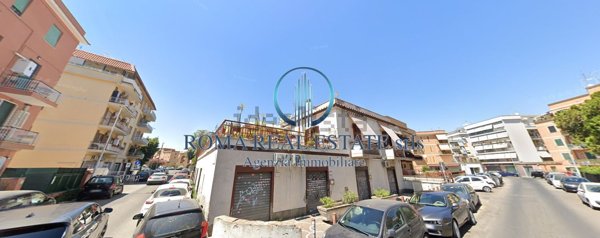 locale commerciale in vendita a Roma in zona Alessandrino