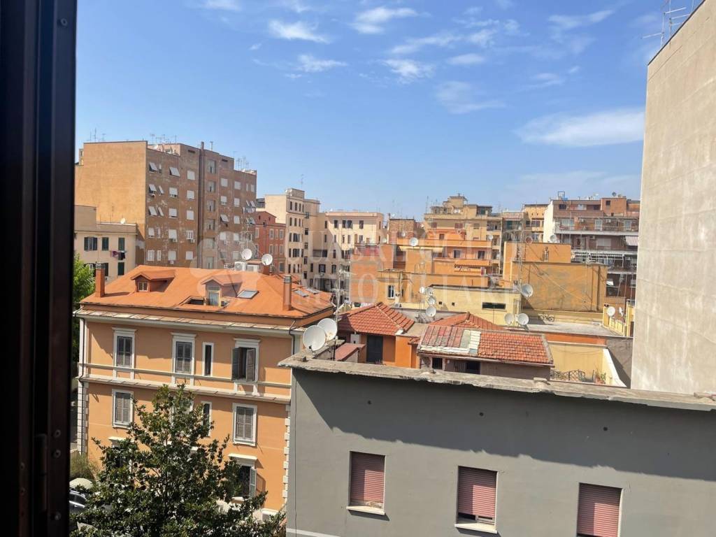 appartamento in vendita a Roma in zona Tuscolano