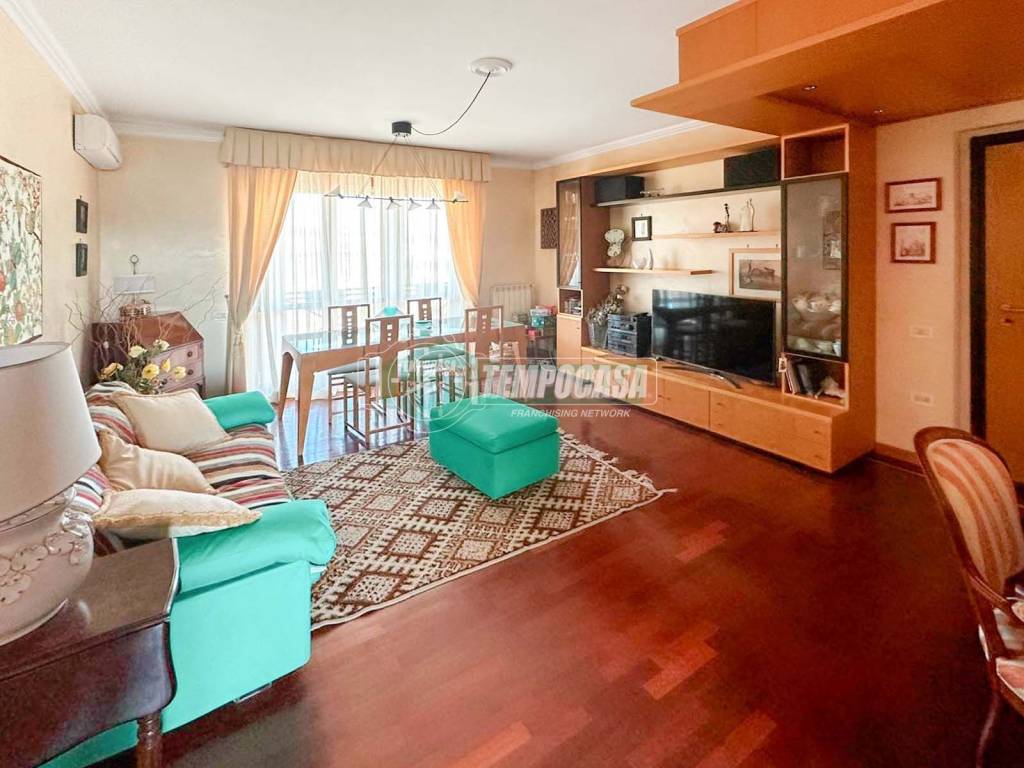 appartamento in vendita a Roma in zona Acilia