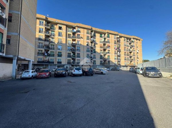 negozio in vendita a Roma in zona Portuense