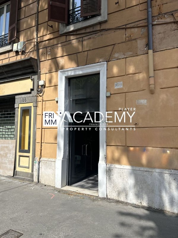 locale commerciale in vendita a Roma in zona Salario