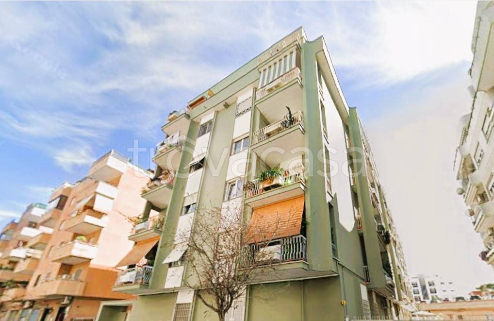 appartamento in vendita a Roma in zona Ostia