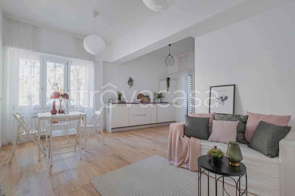appartamento in vendita a Roma in zona Ostiense