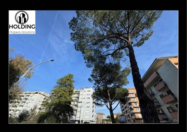 appartamento in vendita a Roma in zona Ardeatino