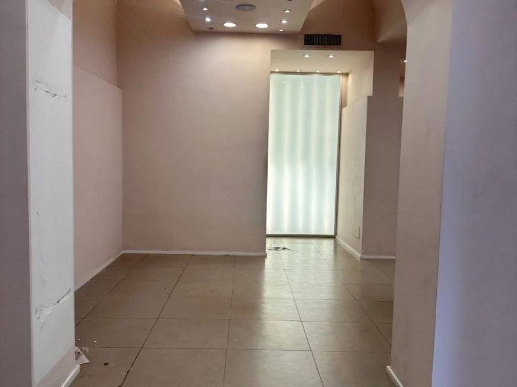 negozio in vendita a Roma in zona Trieste