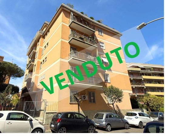 appartamento in vendita a Roma in zona Ardeatino