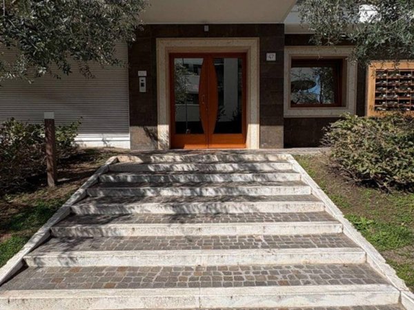 appartamento in vendita a Roma in zona Ardeatino