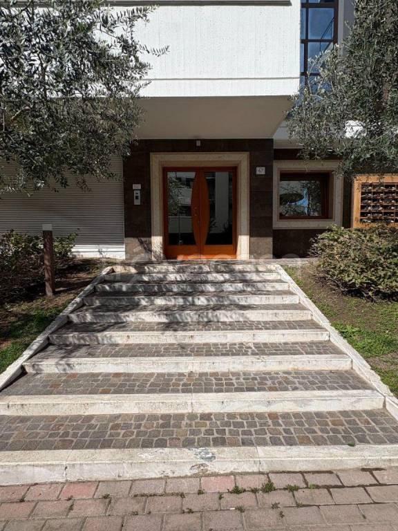 appartamento in vendita a Roma in zona Ardeatino