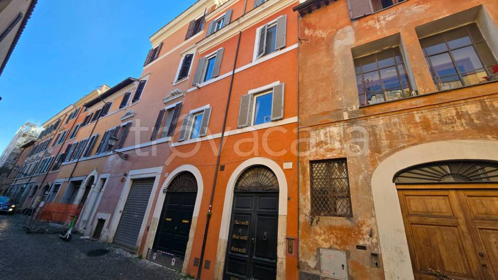 appartamento in vendita a Roma in zona Rione Monti/Campitelli