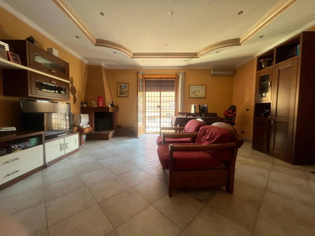 appartamento in vendita a Roma in zona Acilia