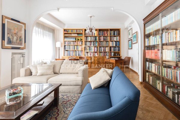 appartamento in vendita a Roma in zona Ardeatino