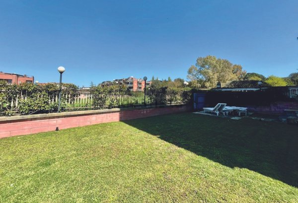 appartamento in vendita a Roma in zona Giuliano Dalmata