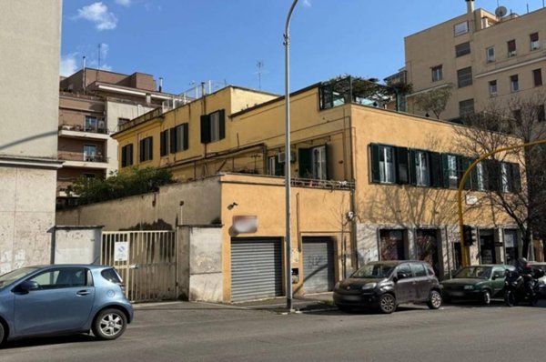 negozio in vendita a Roma in zona Gianicolense