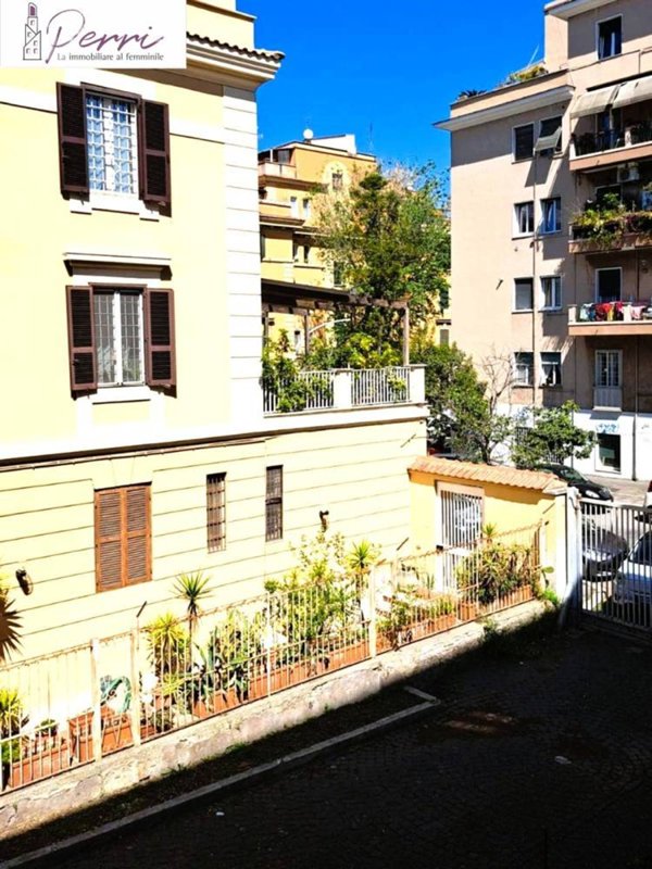 appartamento in vendita a Roma in zona Gianicolense
