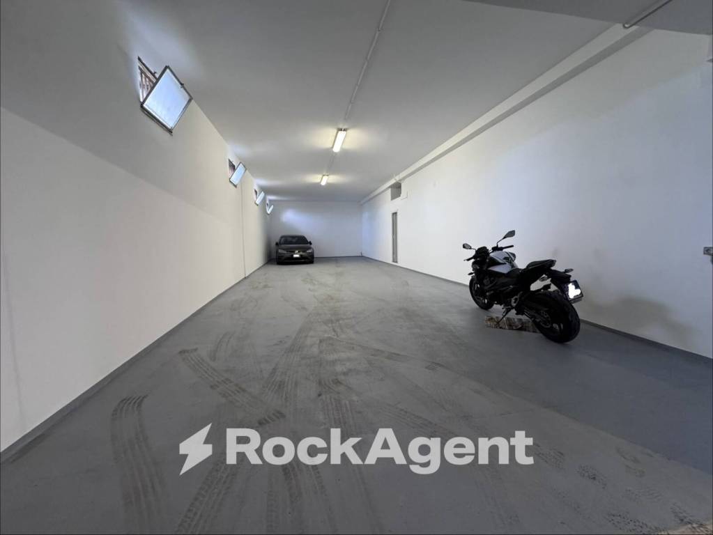 locale commerciale in vendita a Roma in zona Gianicolense