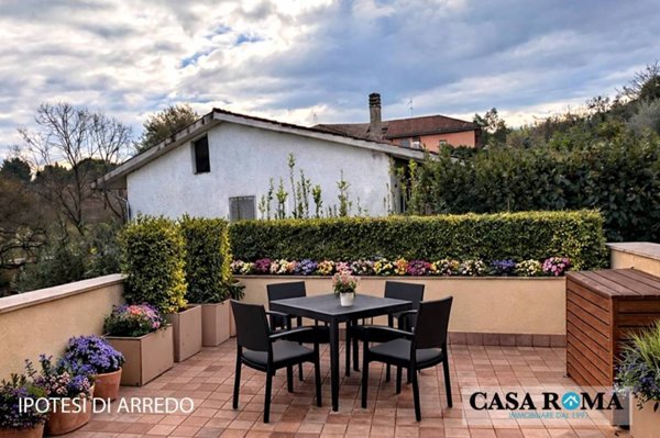 appartamento in vendita a Roma in zona Valle Muricana