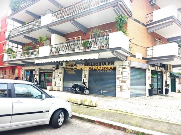 negozio in vendita a Roma in zona Portuense