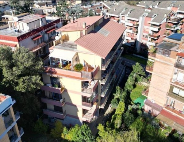 appartamento in vendita a Roma in zona Giuliano Dalmata