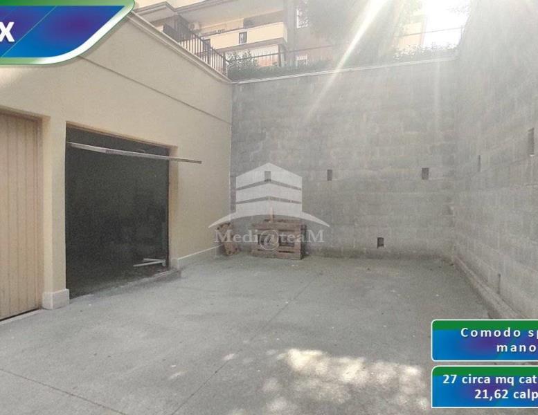 locale di sgombero in vendita a Roma in zona Casal Morena