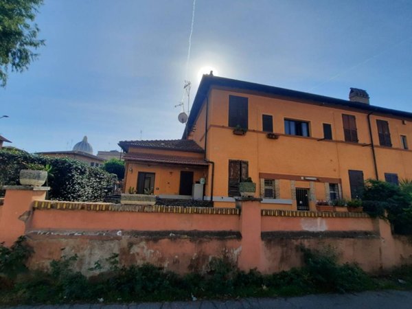 appartamento in vendita a Roma in zona Ostiense