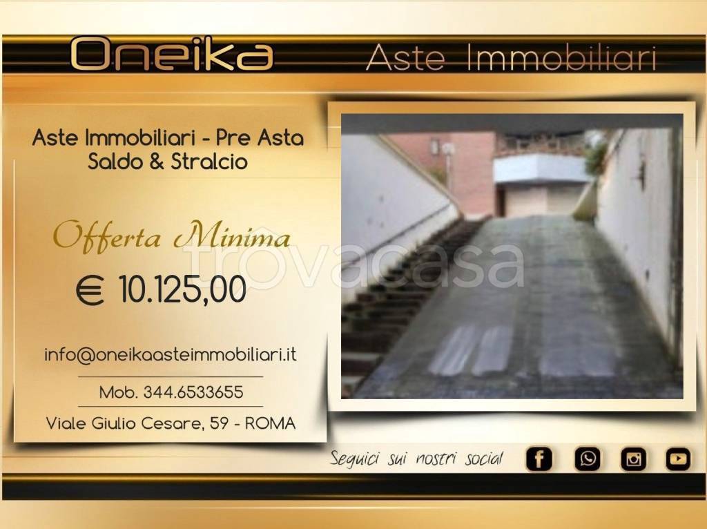 locale commerciale in vendita a Roma in zona Tomba di Nerone