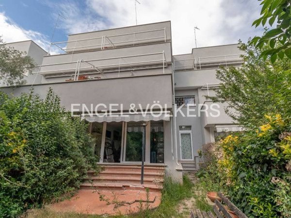 appartamento in vendita a Roma in zona Tor de' Cenci